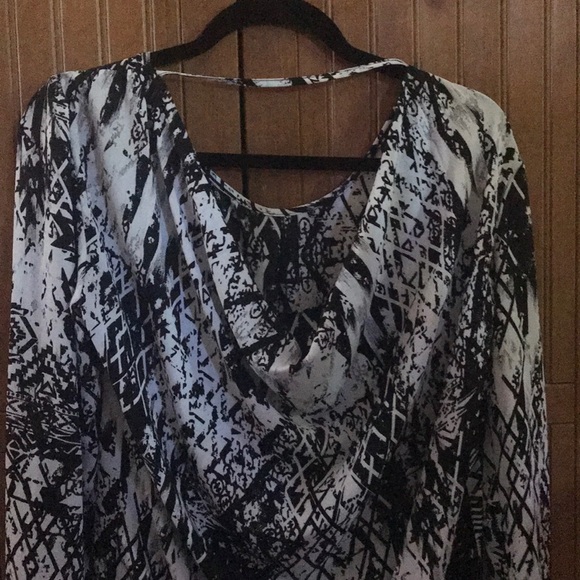 Drape Back Blouse - Picture 3 of 3